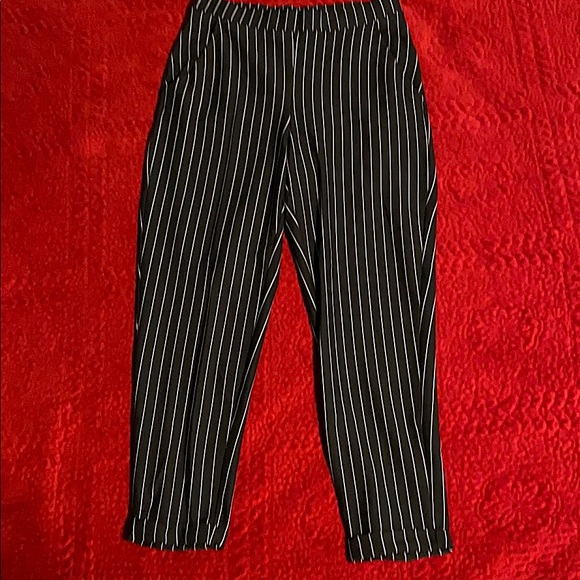 Divided pants - Picture 1 of 1